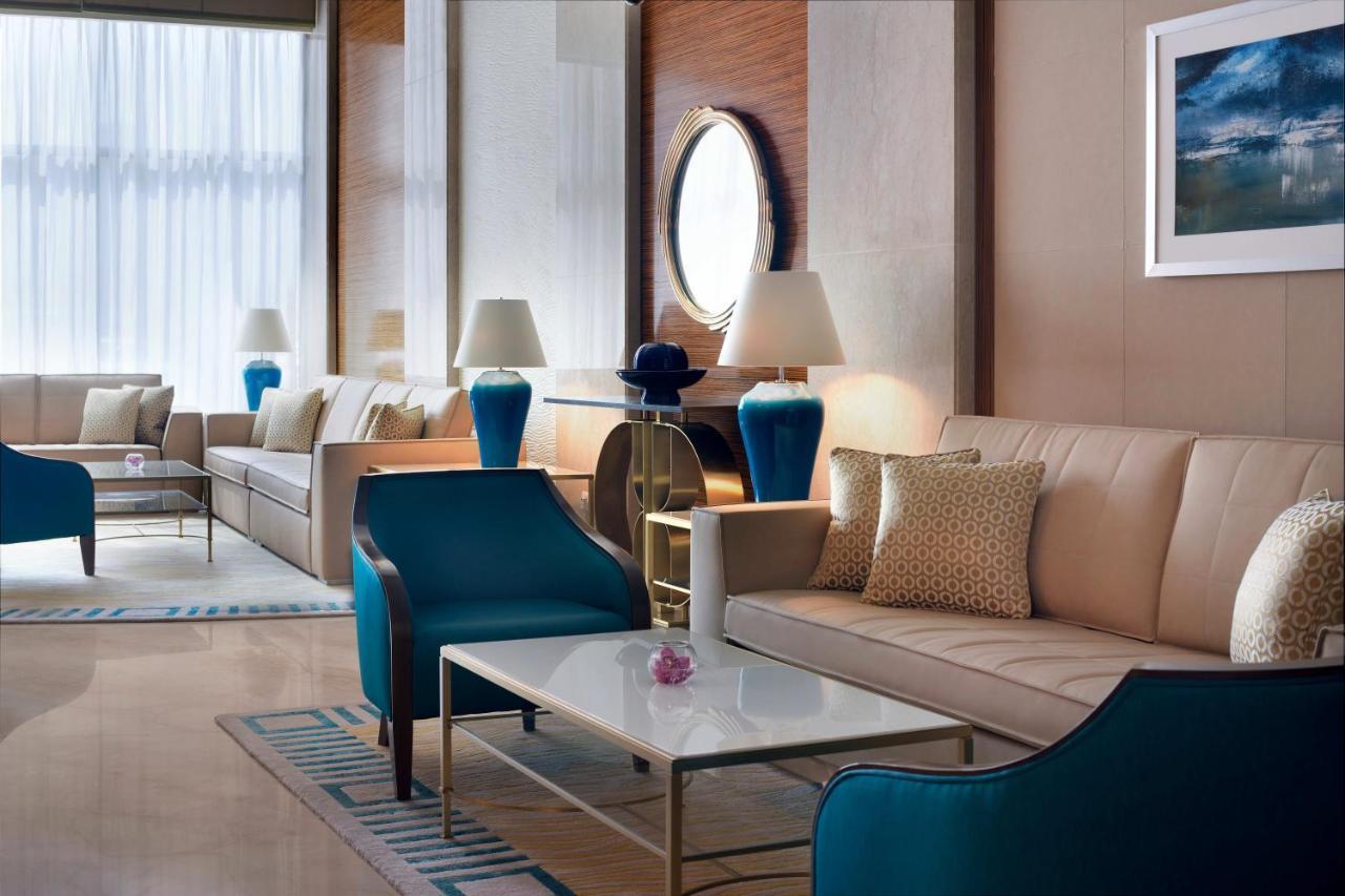 Marriott Executive Apartments Khobar Buitenkant foto The lounge at the airport