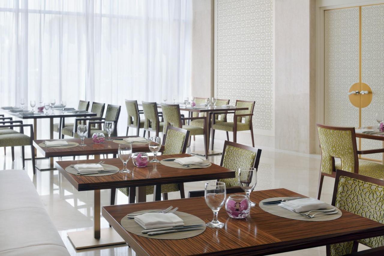 Marriott Executive Apartments Khobar Buitenkant foto The restaurant