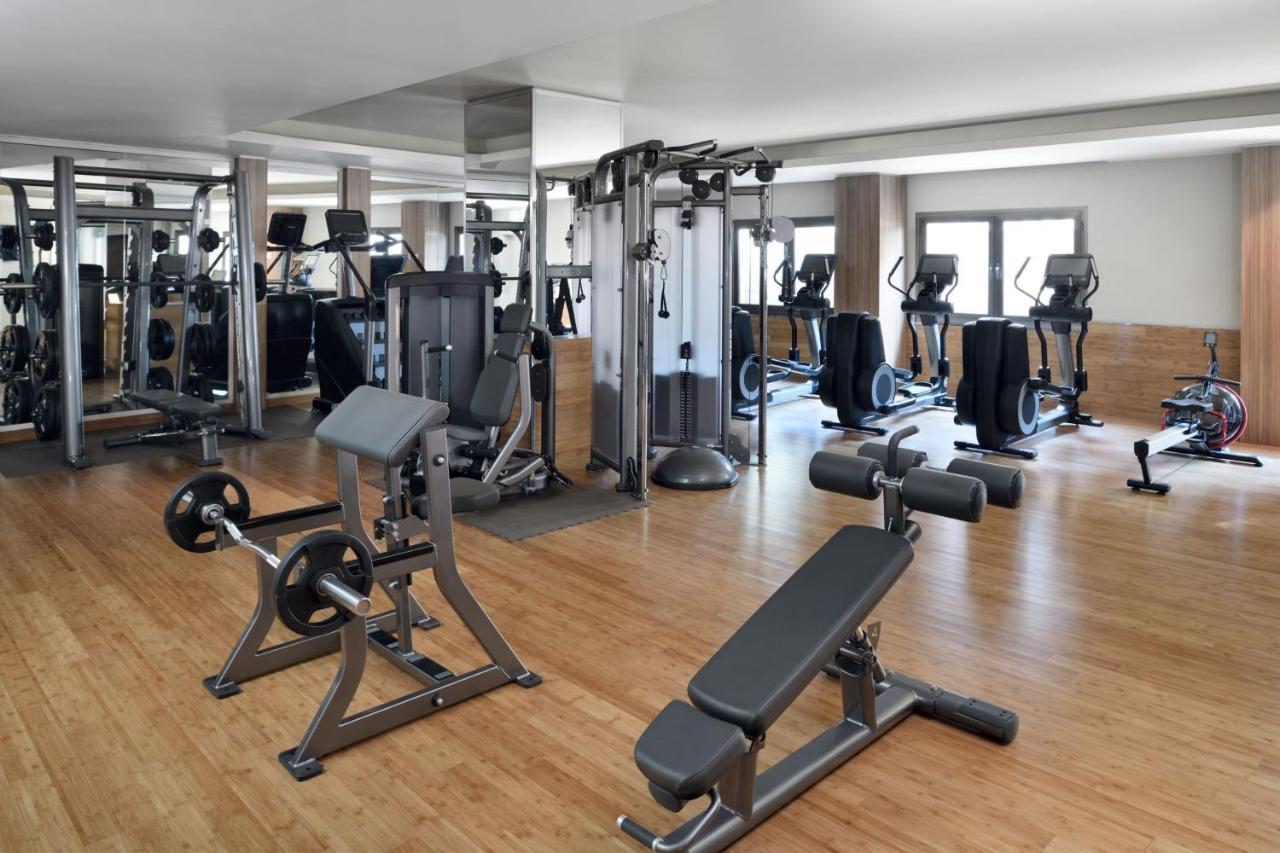 Marriott Executive Apartments Khobar Buitenkant foto A gym