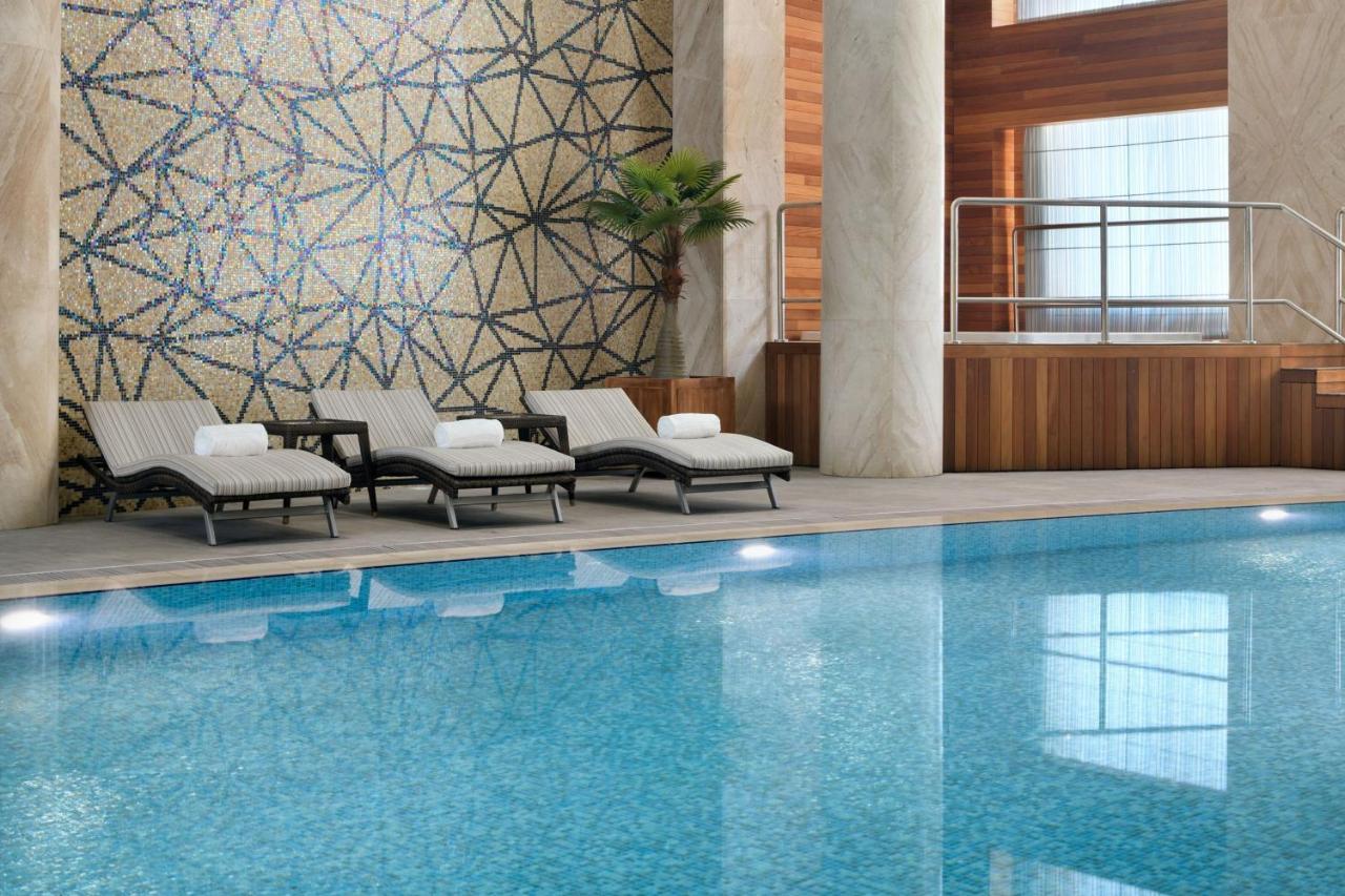 Marriott Executive Apartments Khobar Buitenkant foto The pool at the spa