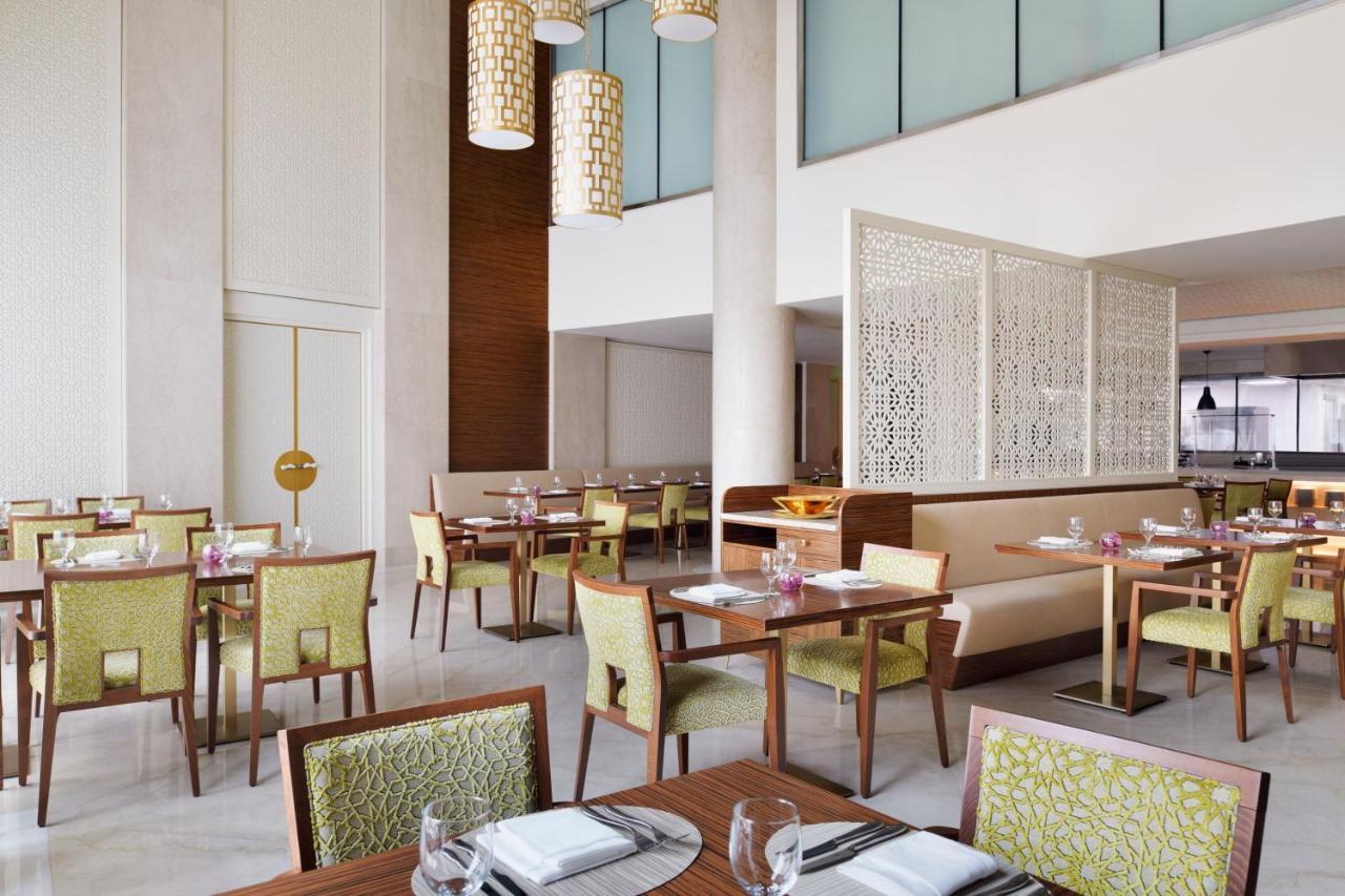 Marriott Executive Apartments Khobar Buitenkant foto The restaurant