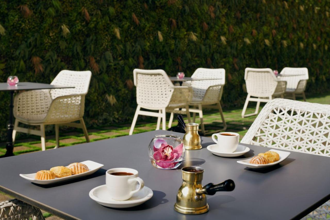 Marriott Executive Apartments Khobar Buitenkant foto Turkish coffee